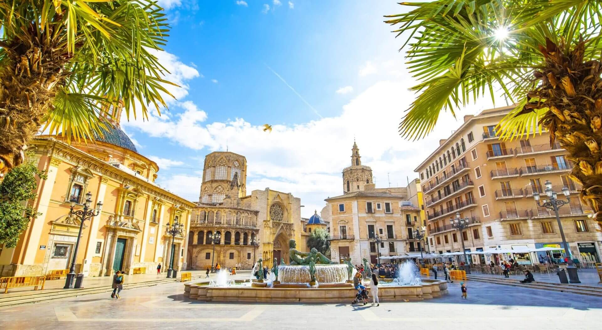 valencia-spain-4-march-2020-panoramic-view-of-plaza-de-la-virgen-square-of-virgin-saint-mary-and-old-town-stockpack-istock